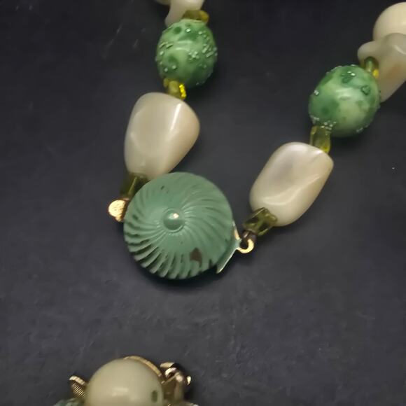 Arthur Pepper Green Beige Necklace Earrings Set Clip On Vintage Jewelry - Picture 5 of 11